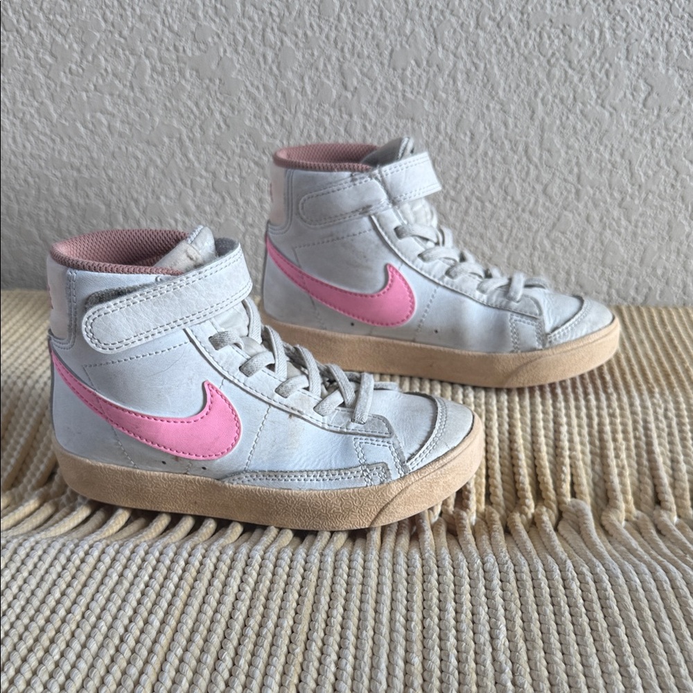 Nike Kids Sneakers - White and Pink